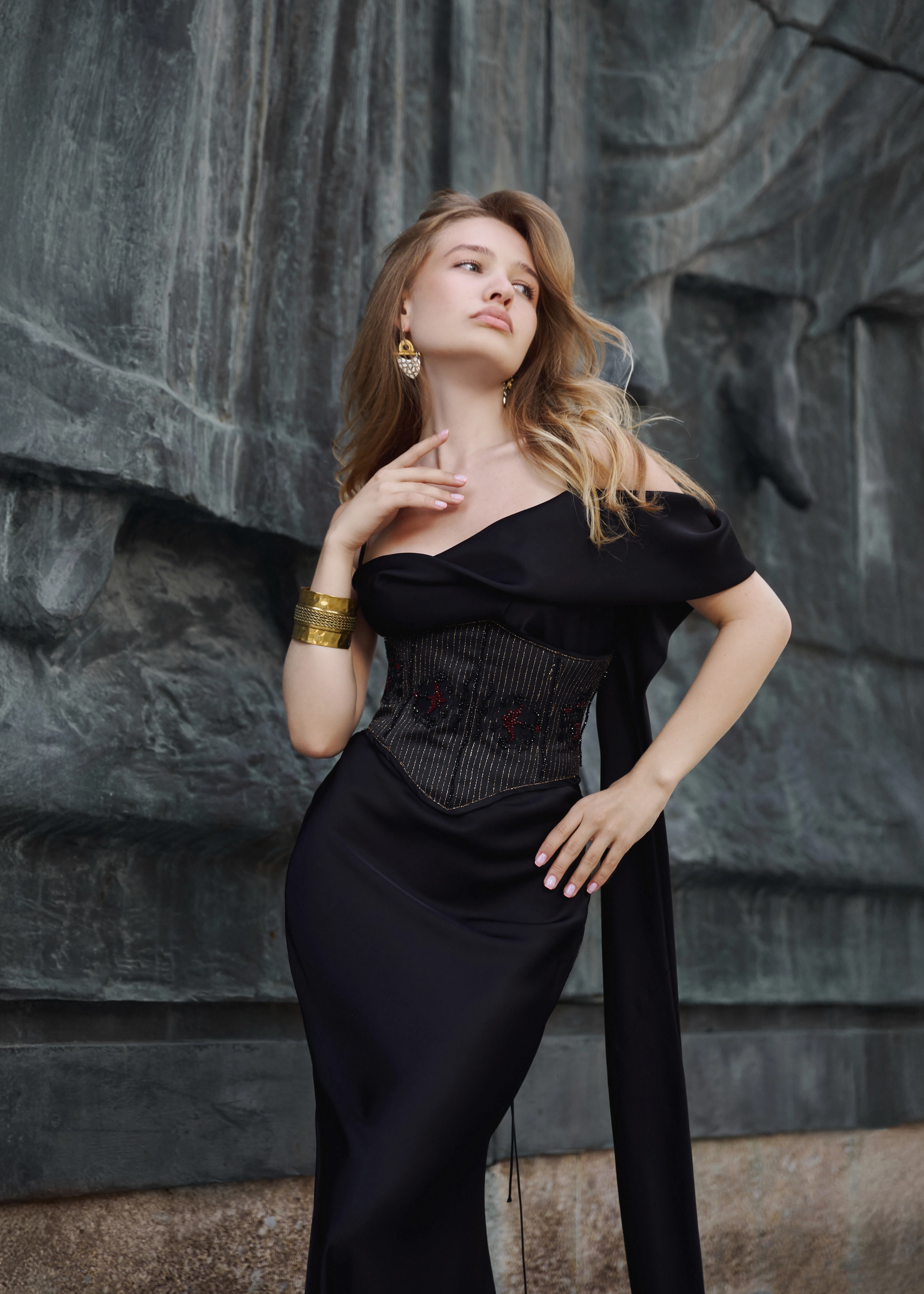 The Empress Gown (Black)